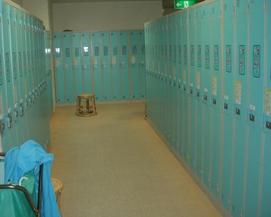 051206JA天然温泉アロマ男湯ロッカールーム.jpg